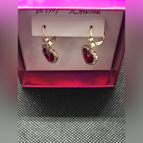 Betsey Johnson heart shaped rhinestones & ruby gemstone‎ dangling earrings new - Picture 6 of 13